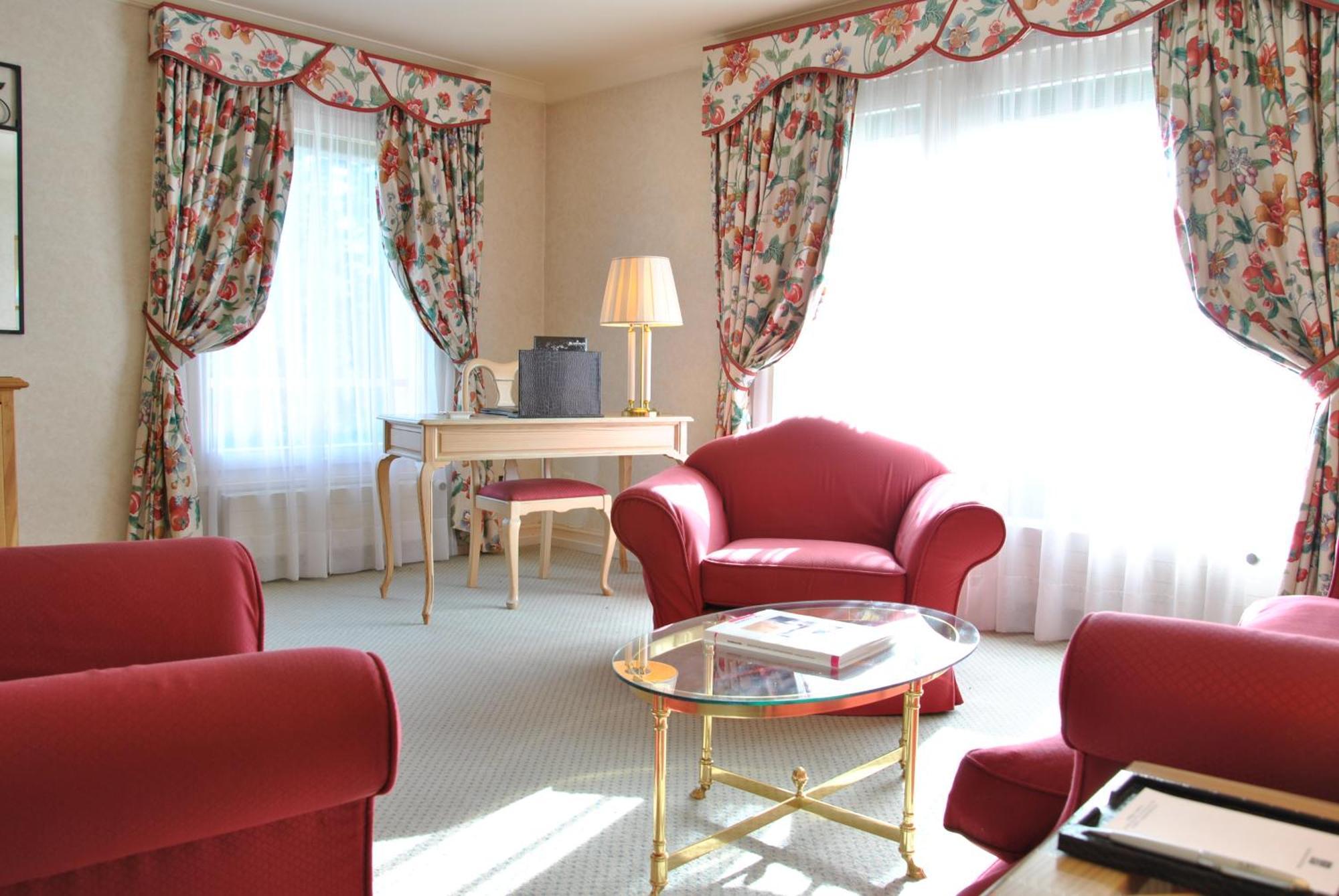 Grand Hotel Du Golf & Palace Crans-Montana Buitenkant foto