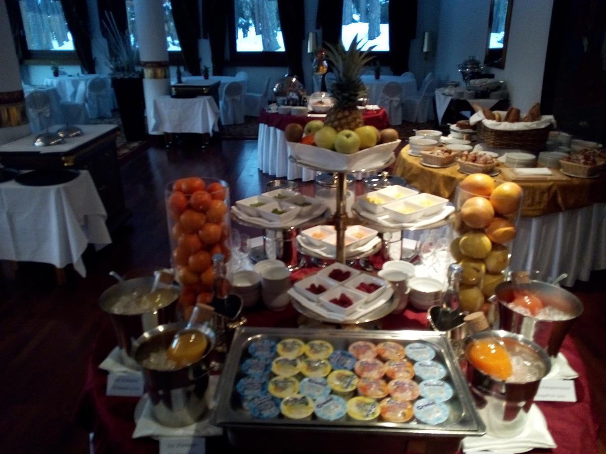 Grand Hotel Du Golf & Palace Crans-Montana Buitenkant foto