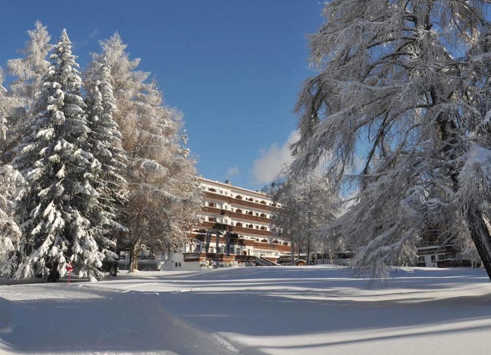 Grand Hotel Du Golf & Palace Crans-Montana Buitenkant foto